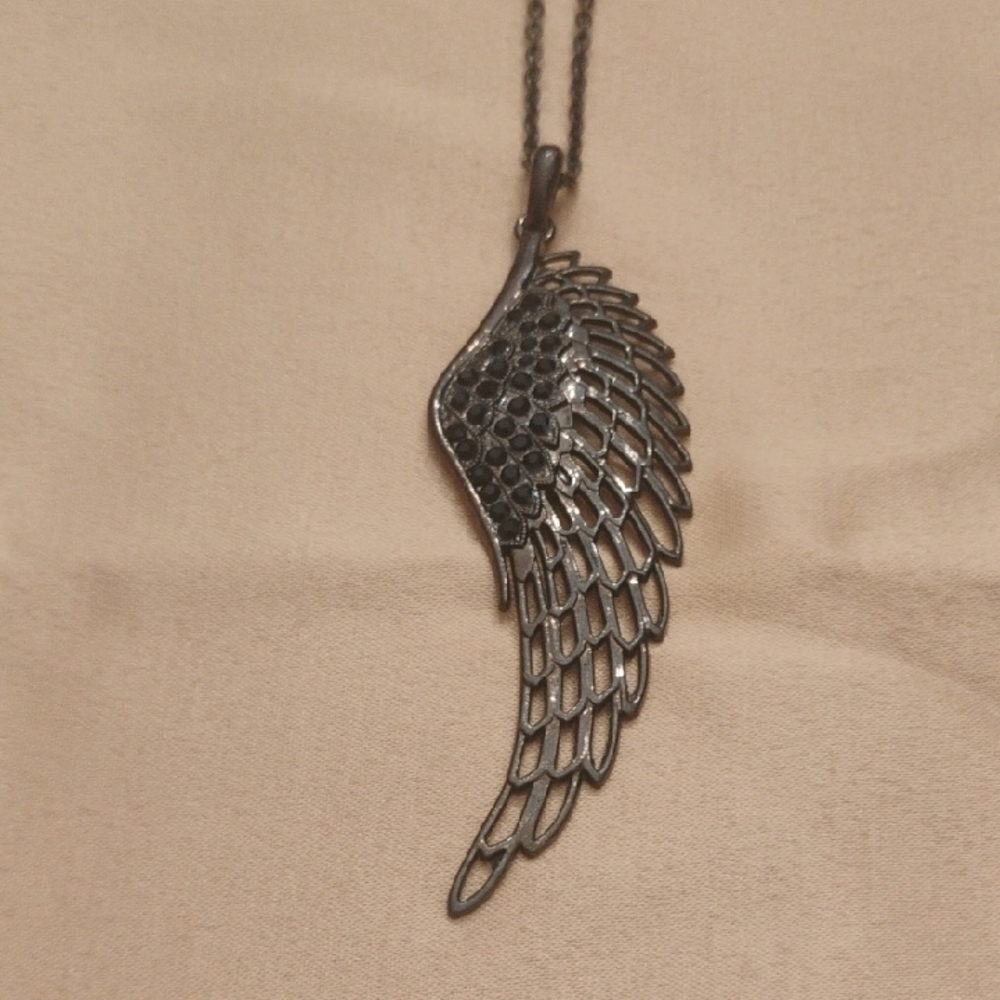 Silver Angel Wing Pendant Necklace